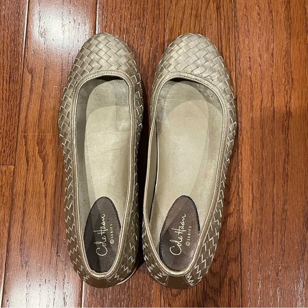 Cole Haan 8.5 gold Nike air flats G series